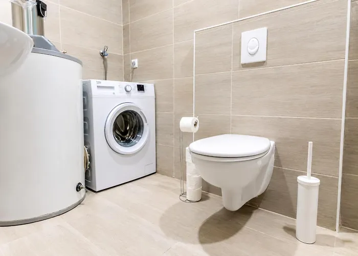 8-min Walk To Westbahnhof - King With Washer